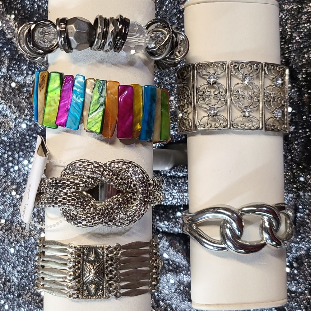 Bracelet lot, 6 pieces